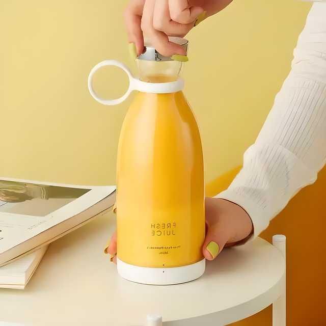 Grabssy Portable 350ML USB Rechargeable Mini Juicer Blender for Shakes & Smoothies